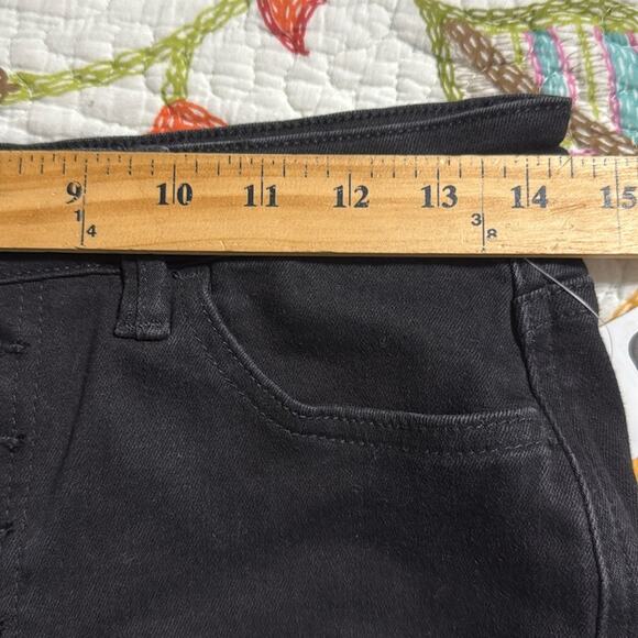 Buckle Flying Monkey women’s size 29 jet black mid rise cropped denim jeans nwt - Picture 3 of 13